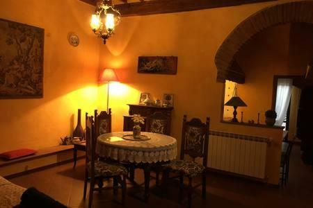 Real Rustic Tuscany Style In Center Florencia Exterior foto